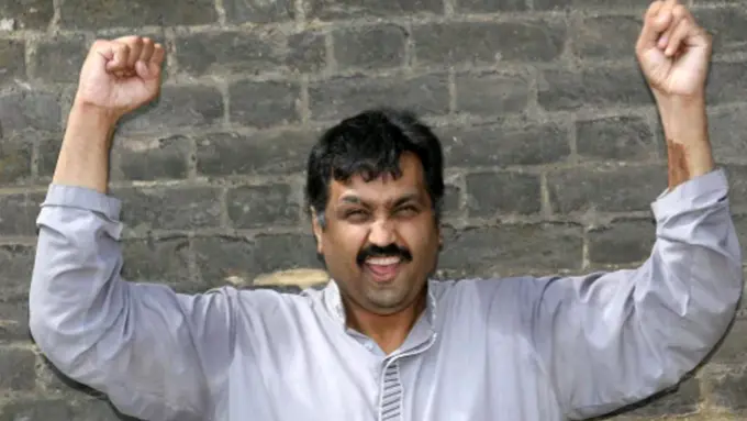 Pria Penis Robot Ini Akhirnya Melepas Keperjakaan