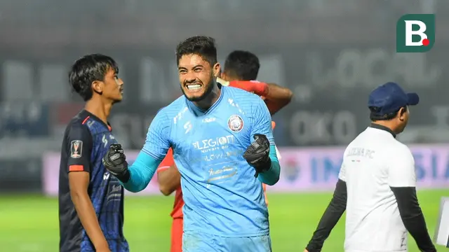 Kiper Arema, Adilson Maringa