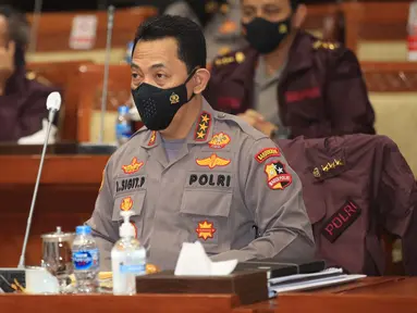 Komjen Pol Listyo Sigit Prabowo bersiap mengikuti Uji Kelayakan dan Kepatutan Calon Kapolri di ruang Komisi III DPR, Kompleks Parlemen, Jakarta, Rabu (20/1/2021). Komjen Listyo merupakan calon tunggal Kapolri yang diajukan Presiden Joko Widodo ke DPR. (Foto: Pool/Sopian)