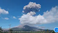 Gunung Lewotobi Laki-Laki di Flores Timur NTT, kembali erupsi dahsyat pada Jumat siang (11/7/2025), pukul 14.10 Wita. (Liputan6.com/ Dok PVMBG)