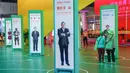 Sejumlah orang mengunjungi area ekshibisi komprehensif Pameran Perdagangan Jasa Internasional China (China International Fair for Trade in Services/CIFTIS) 2020 di Beijing, China, 5 September 2020. CIFTIS berlangsung pada 4-9 September di Beijing. (Xinhua/Peng Ziyang)