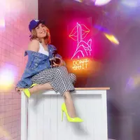 Kabar tak sedap datang dari keluarga Melaney Ricardo dan Tyson. Bukan kali pertama bagi keduanya setelah 11 tahun menjalani kehidupan bersama. Terbaru, dikabarkan juga Melaney mengunjungi konselor pernikahan. (Instagram/melaney_ricardo)