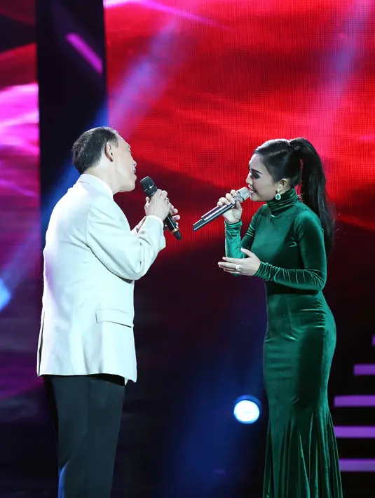 Penyanyi kelahiran Batu, 44 tahun silam itu melihat sosok Jose merupakan sosok yang Humble. Jose juga menawarkan pada Yuni, bila ingin membawakan lagunya dipersilahkan. (Nurwahyunan/Bintang.com)