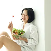 Intip tips memilih asupan makanan untuk menjaga berat badan setelah diet. (Foto/Dok: freepik.com/chevanon)