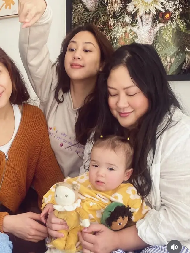 Sherina Munaf Kala Bermain Bersama Keponakan Bulenya. [@sherinamunaf]