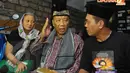 Beberapa teman sejawat alm H. Jojon juga hadir dalam acara 40 Hari kepergiannya.  Kiri-kanan : Yati Surahman, Cahyono, dan anak kandung H. Jojon yaitu Adi Jojon, Senin (14/04/2014) (Liputan6.com/Andrian M Tunay).