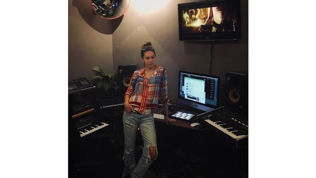 Ingat pemeran Alena di sinetron Monyet Cantik? Ini 6 Potret Terbarunya Jadi Penyanyi