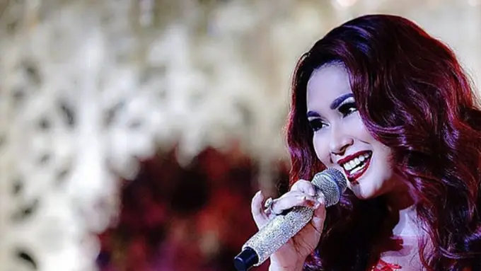 Cerita Lucu Titi DJ saat Nyanyi Dangdut