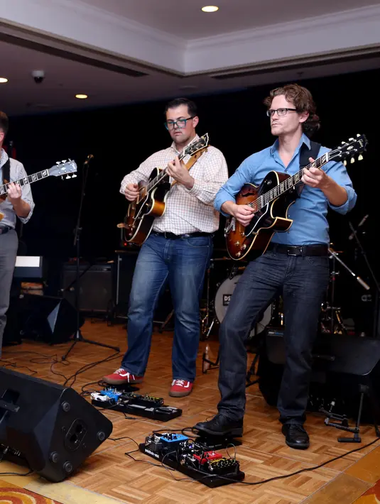 "Di area sudah 75 persen hari ini. Penjualan tiket masih terus dijual sampai di venue juga. Sisanya akan sudah siap 100 persen," ucap Dewi Gontha dalam jumpa pers. (Andy Masela/Bintang.com)