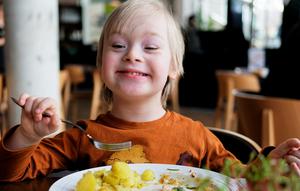 Down Syndrome (Foto: Unsplash/Pavol Stugel)