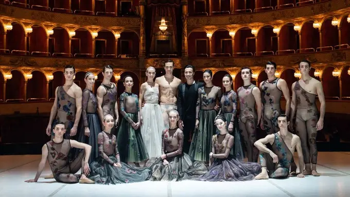 Dior percantik kostum para penari balet di Roma