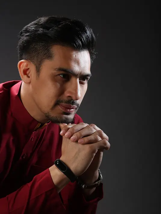 Untuk mendalami perannya sebagai Adam, aktor ternama dari negeri jiran Malaysia itu mengaku banyak menonton film Indonesia. Terutama 5 emosi dalam satu waktu. (Bambang E. Ros/Bintang.com)