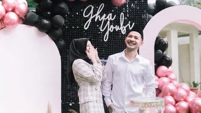 6 Potret Acara Ulang Tahun Ghea Youbi ke-22, Dihadiri Kekasih dan Tampil Berhijab