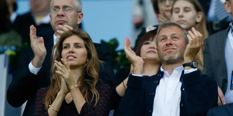 Pemilik Chelsea Roman Abramovich Bercerai dengan Dasha Zhukova
