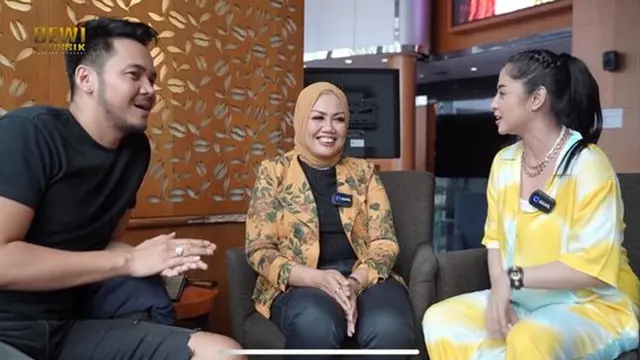 Elly Sugigi blak-blakan kepada Dewi Perssik