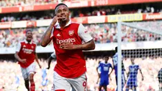 Gabriel Jesus bukanlah nama baru di Premier League karena dia hanya pindah dari Manchester City ke Arsenal dengan biaya 50 juta Euro. Berkat kepiawaiannya dalam mengolah si kulit bundar, Pemain berusia 25 tahun itu menjadi salah satu aktor bagi Gunners yang kini duduk di puncak klasemen. Sejauh ini Jesus telah mengoleksi lima gol dan lima asisst. (AFP/Adrian Dennis)