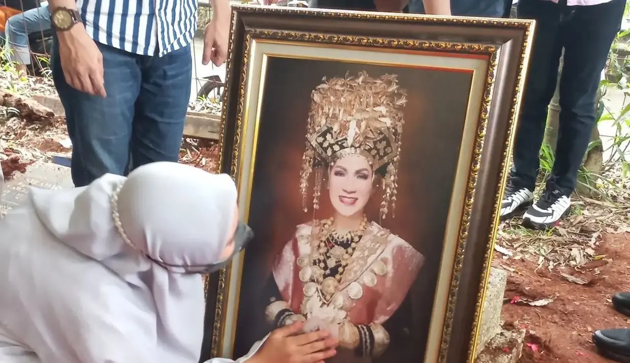 6 Momen Kedekatan Mendiang Dorce dan Fatimah Anak Angkat dari Kecil Hingga Dewasa (sumber: Instagram/sitifatimahruzzahrahh)