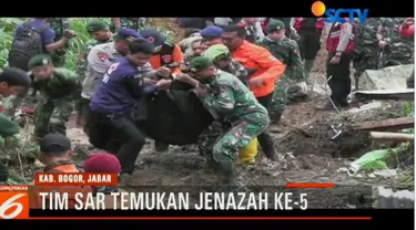 PT KAI langsung memperbaiki rel KA Bogor-Sukabumi di kampung Maseng, Rabu sore, setelah seluruh korban longsor berhasil ditemukan.