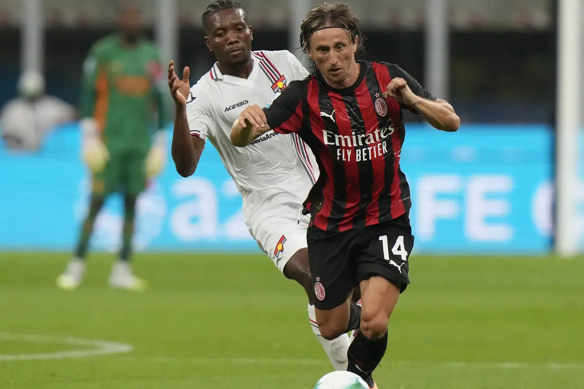 Aksi Luka Modric di laga AC Milan vs Cremonese di giornata 1 Serie A 2025/2026 di San Siro, Minggu (24/08/2025). (AP Photo/Luca Bruno)