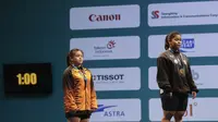 Lifter Indonesia, Melinda Gusti, meraih medali emas pada nomor angkat besi putri 75 kg 18th Asian Games Invitation Tournament di JiExpo, Jakarta, Senin (12/2/2018). (Bola.com/Vitalis Yogi Trisna)