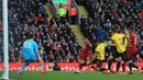 Proses terjadinya gol yang dicetak gelandang Liverpool, Mohamed Salah ke gawang Watford pada laga Premier League di Stadion Anfield, Liverpool, Sabtu (17/3/2018). Liverpool menang 5-0 atas Watford. (AFP/Lindsey Parnaby)