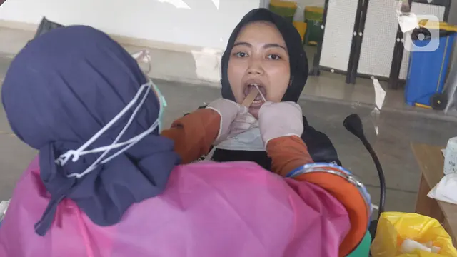 FOTO: Antisipasi Penyebaran COVID-19, RSUI Gelar Swab Test Massal
