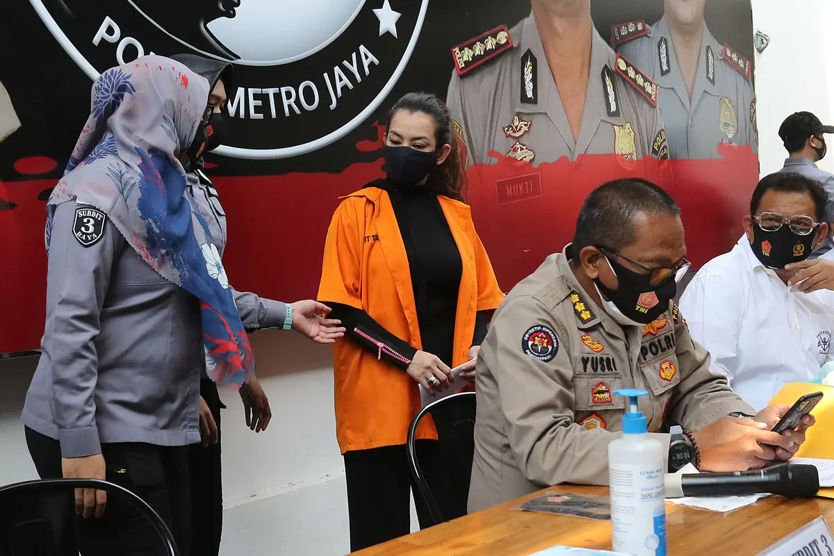 FOTO: Rilis Kasus Narkotika Reza Artamevia