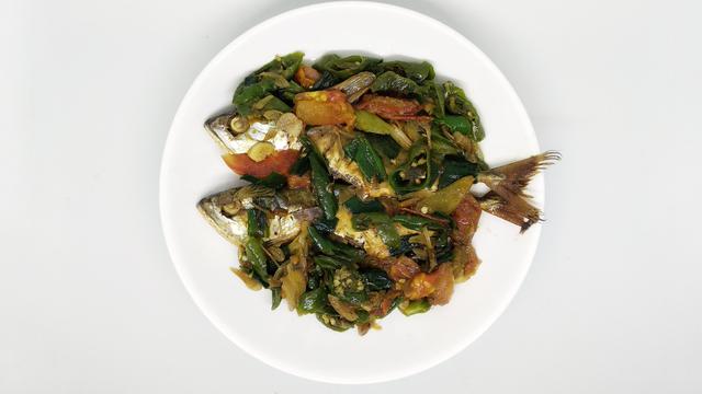 Tumis ikan asin
