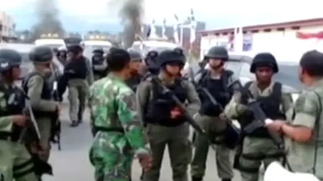 Bentrok Warga Vs Aparat - Tragedi MH370