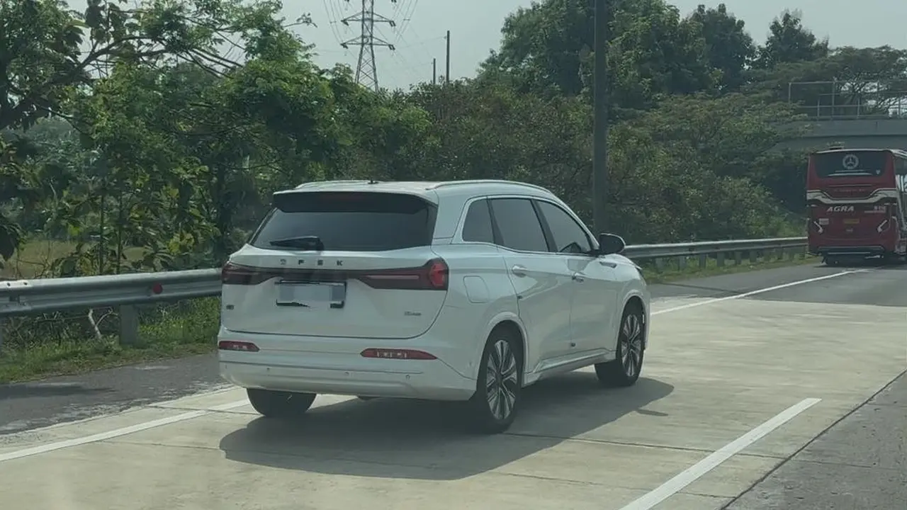 Mobil Baru DFSK Tertangkap Kamera Sedang Diuji Jalan (Ist)