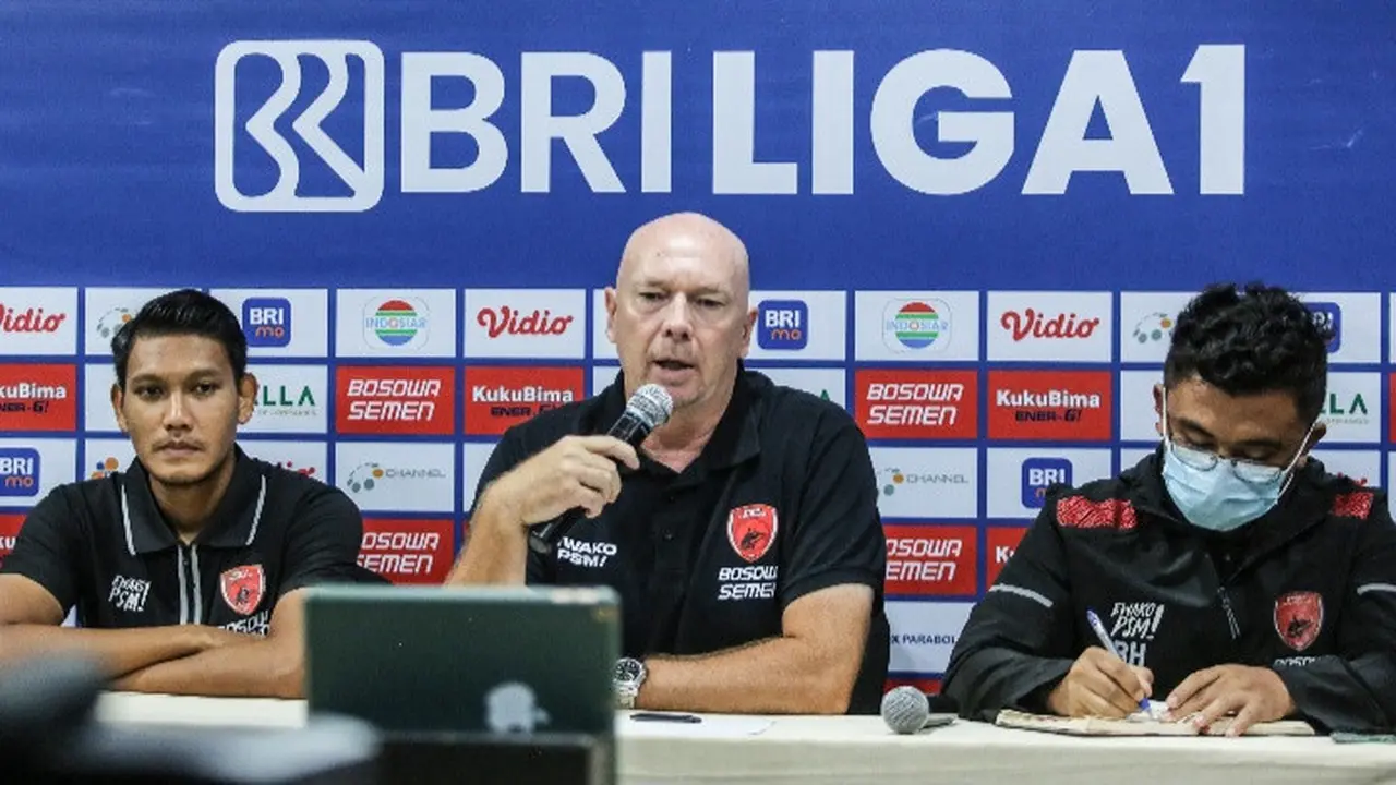 Pelatih PSM Makassar, Joop Gall.