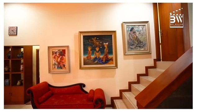 10 Potret Rumah Ovi Dian, Berkonsep Etnik dan Punya Lapangan Golf Pribadi