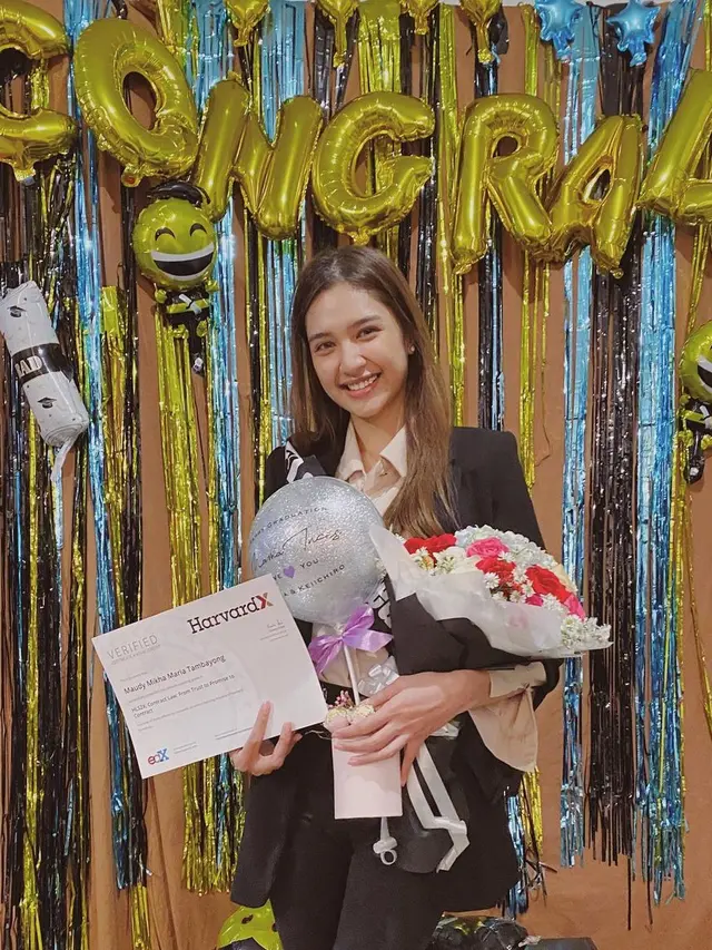 [Fimela] Mikha Tambayong