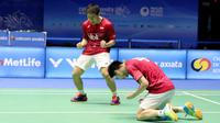 Ganda putra Indonesia, Kevin Sanjaya Sukamuljo/Marcus Fernaldi Gideon, banjir pujian setelah menjuarai Malaysia Terbuka Super Series Premier 2017 di Kuching, Sarawak, Minggu (9/4/2017). (PBSI)