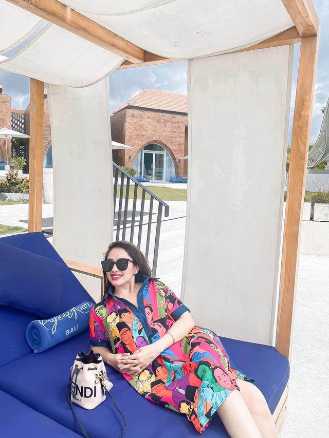 Ikuti Jejak Sang Nenek, Ini 6 Potret Rumy Rach Cucu Elvy Sukaesih