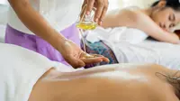 Selain menikmati budaya dan kulinernya, kamu bisa mengajak ibumu untuk melakukan spa treatment bersama. (Foto: Unsplash.com/alan caishan)