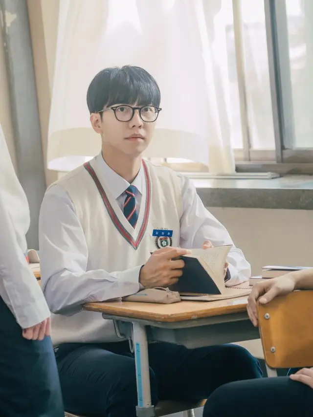 Lee Seung Gi sebagai Kim Jungho