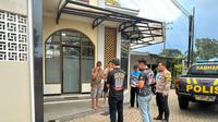 Bayi malang itu ditemukan dalam ransel digantung di kamar mandi musala.