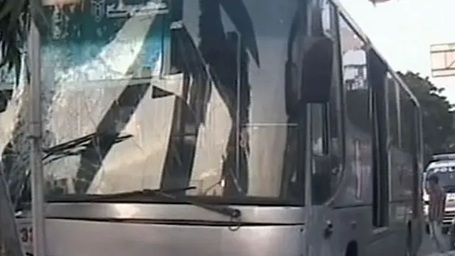 [VIDEO] Rem Tak Berfungsi, Transjakarta Tabrak Rambu Lalu Lintas