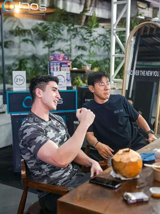 7 Potret Fuji dan Verrell Olahraga Bareng Shin Tae-yong, Diajari Tren Velocity