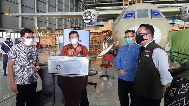 PTDI dan ITB memperlihatkan Ventilator Vent-I di Hanggar Fixed Wing PTDI, Jalan Pajajaran Bandung, Jumat, 24 April 2020. (Foto: Humas PTDI)