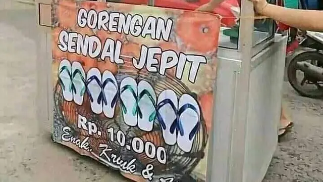 6 Spanduk Gorengan Paling Absurd Ini Bikin PembelI Enggak Habis Pikir