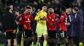 Senne Lammens menjadi pemain lain yang tak kalah penting dalam kemenangan Manchester United atas Everton di Liga Inggris 2025/2026 pada Senin (23/02/2026) waktu setempat. (AFP/Paul Ellis)
