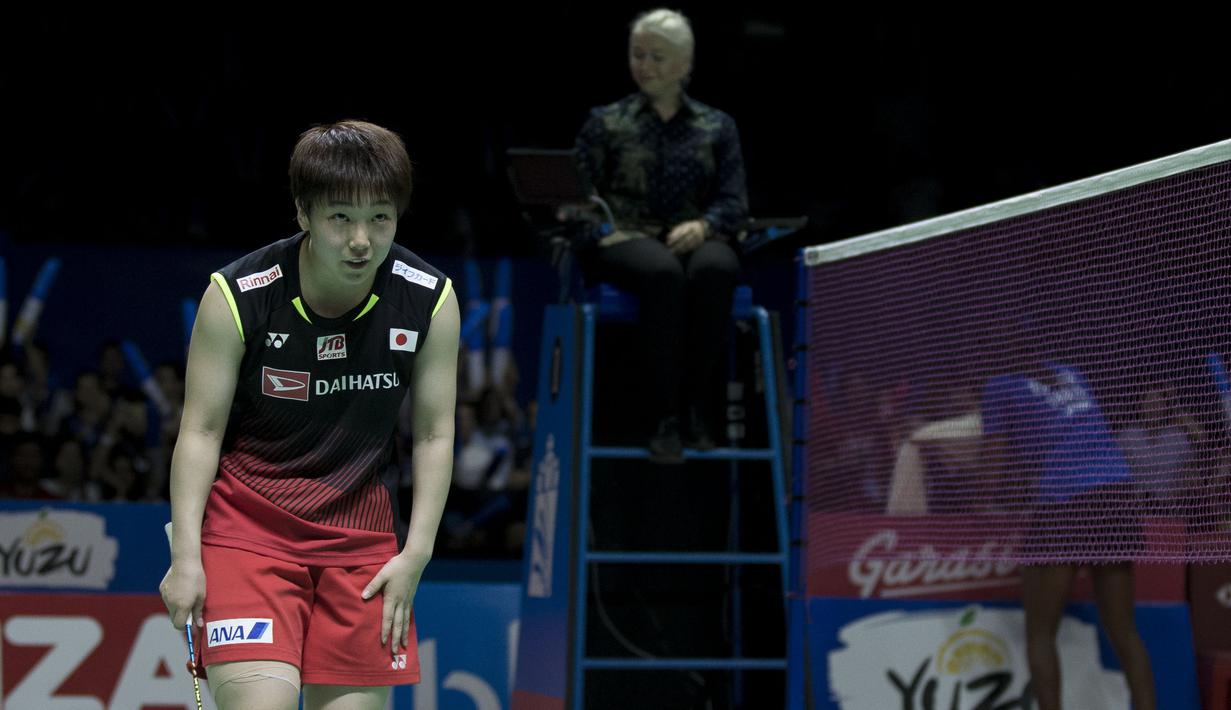 Tunggal putri Jepang, Akane Yamaguchi, berhasil mengalahkan Pusarla Sindhu pada Indonesia Open 2019 di Istora Senayan, Minggu (21/7). Akane menang 21-16 dan 21-18 dari Pusarla. (Bola.com/Peksi Cahyo)