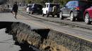 Gempa besar yang mengguncang wilayah prefektur Ishikawa dan sekitarnya di Jepang, pada Senin (1/1/2024) menyebabkan kerusakan yang parah.  (AP Photo/Hiro Komae)