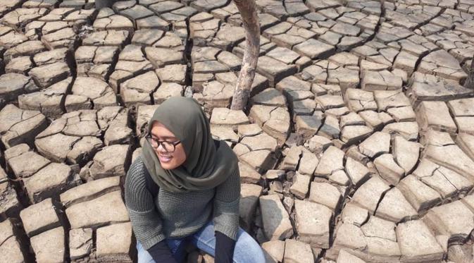 Hasil gambar untuk pantai anom tangerang dipadati pengunjung