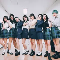 TWICE (Foto: Twitter/JYPETWICE)