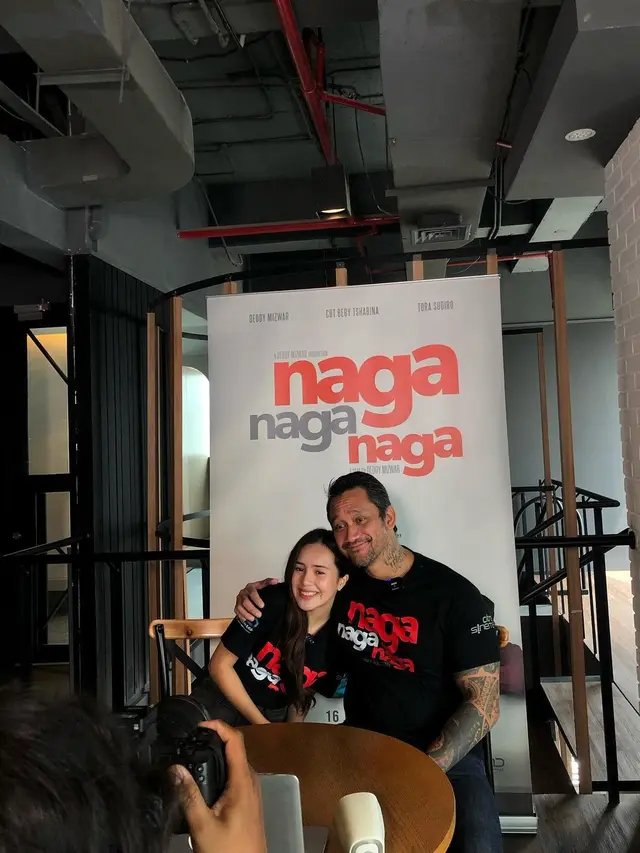 7 Potret Kompak Beby Tsabina dengan Deddy Mizwar dan Tora Sudiro, Bak Keluarga Sungguhan