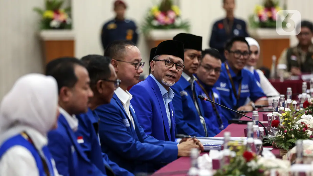 Zulkifli Hasan Pimpin Rombongan PAN Daftar Bacaleg ke KPU