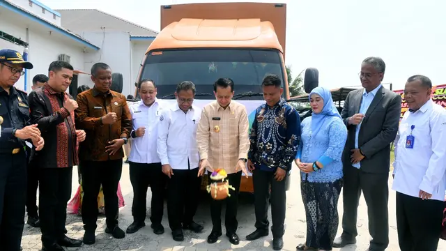 Ekspor perdana kerupuk kulit ikan patin